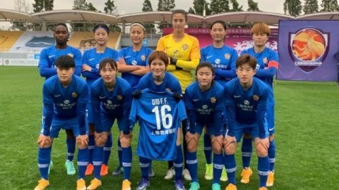 标题：水庆霞首秀上海女足7-0横扫河北精英（30字）