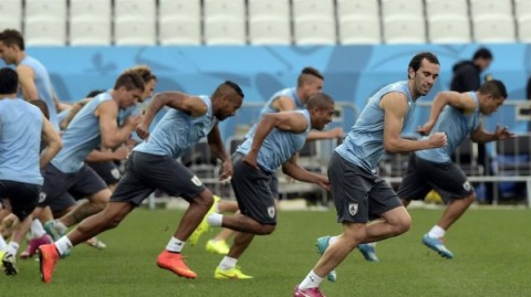 乌拉圭第89分钟绝杀埃及迎开门红