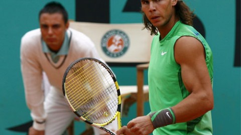 标题：纳达尔法网先丢一盘，雨后逆转施瓦泽曼第11次进四强